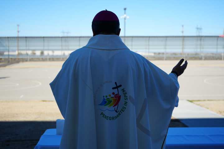 Catholic bishops hold Mass for Adelanto ICE detainees; say hundreds of thousands of parishioners pray for them