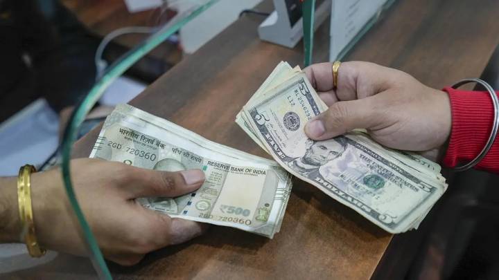 Rupee breaches 90/dollar mark to record low