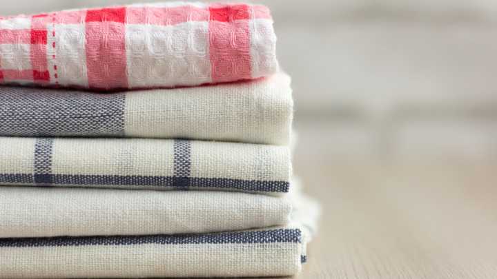 This Kitchen Towel Folding Method Is Made For The Holidays