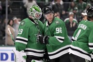 Deadspin | Stars' home dominance of Sharks continues in 4-1 win