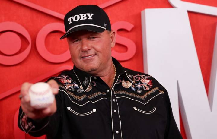 Trump backs Roger Clemens for Baseball Hall of Fame despite performance