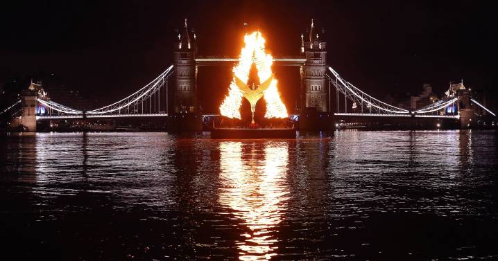 Avatar Fire and Ash: Giant fire sculpture unveiled ahead of UK film premiere