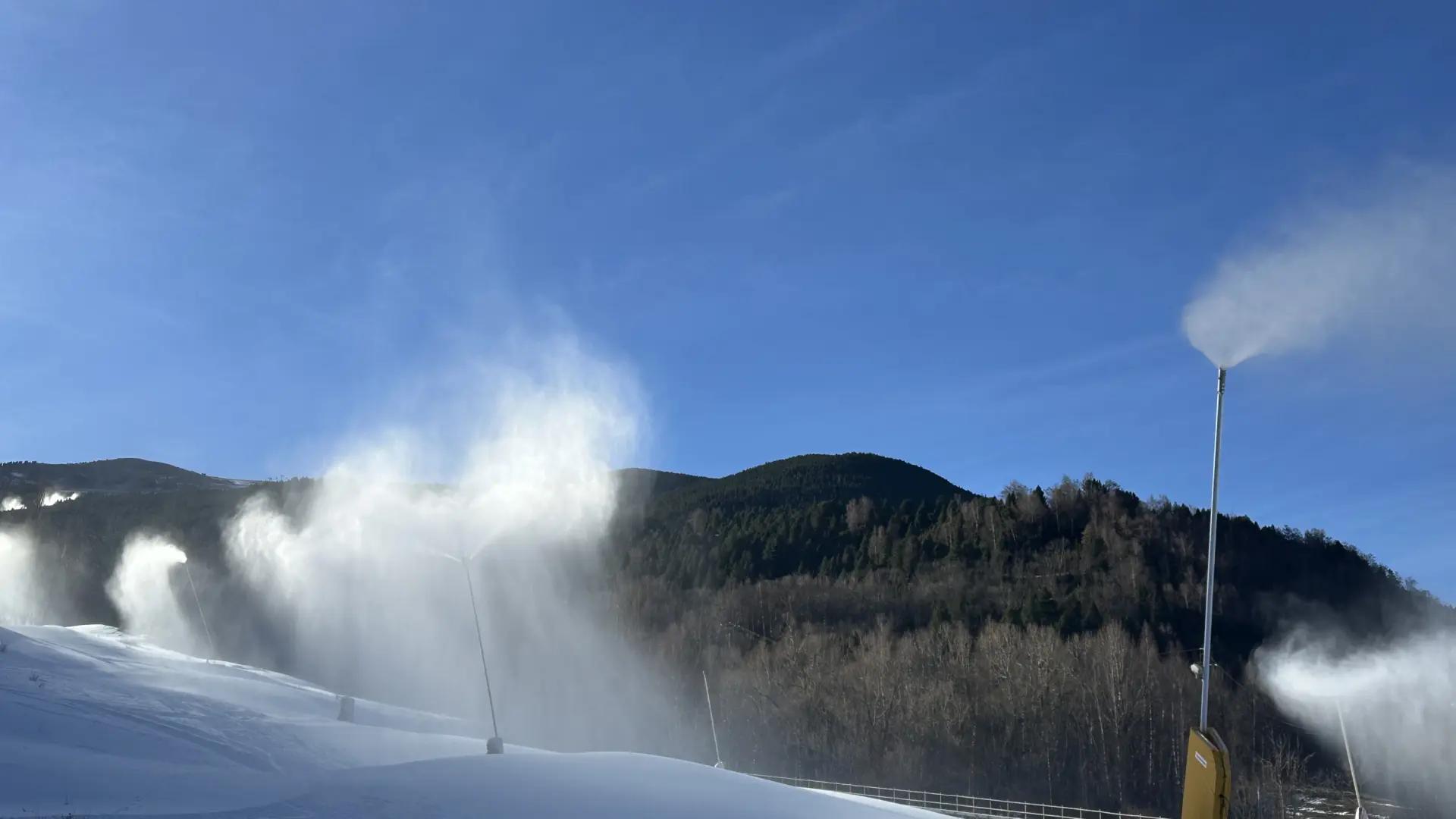Los cañones de nieve trabajan a fondo con el bajón de temperaturas