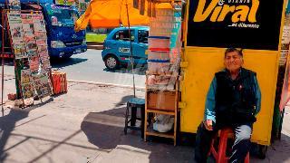 Municipalidad de Socabaya devuelve quioscos a canillita Quintín Laura tras polémico decomiso