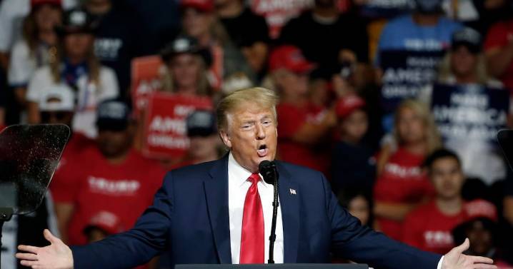 Uno de cada tres votantes latinos que apoyó a Donald Trump se arrepiente de su voto, encuestas revelan un desplome en su popularidad por la economía, el aumento del costo de vida y promesas incumplida