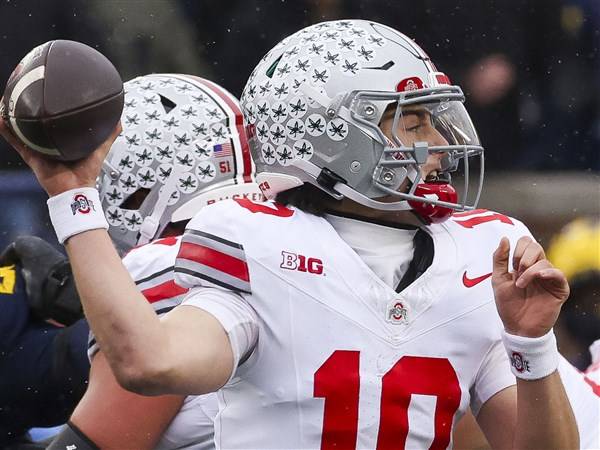 Ohio State's Julian Sayin looking forward to following idols as a Heisman finalist