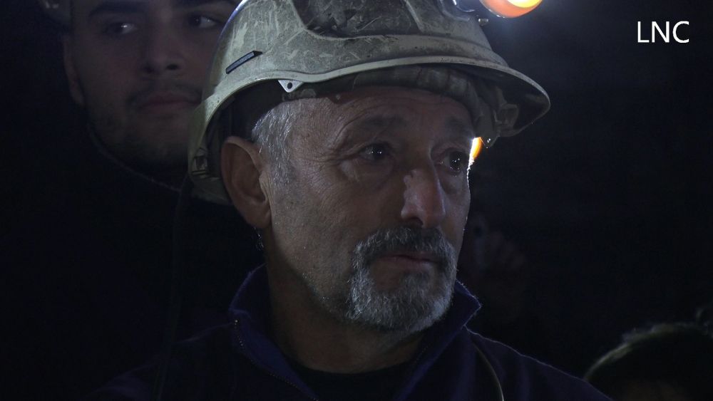 La Robla revive su espíritu minero con la primera procesión nocturna de Santa Bárbara