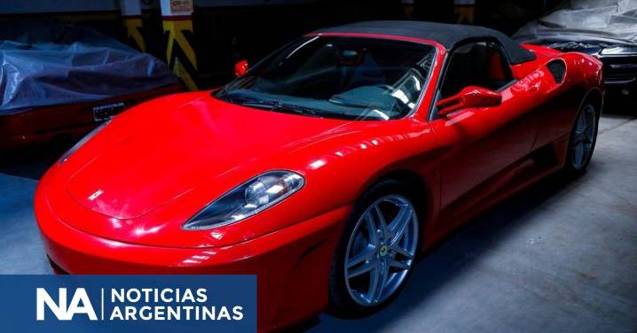 ¿Querés una Ferrari? Manuel Adorni anunció un remate imperdible a comienzos de año