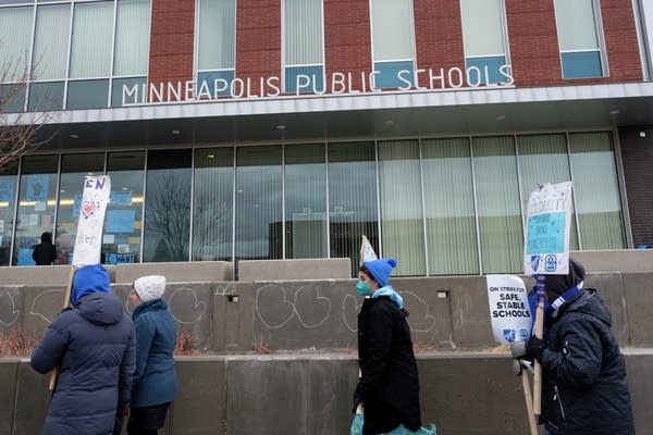 Feds sue Mpls schools over teacher of color protections