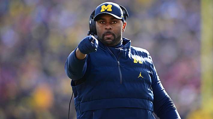 La trama de la escandalosa historia que remece a Estados Unidos y al fútbol americano universitario El entrenador de Michigan fue despedido y luego casi atenta contra su vida.