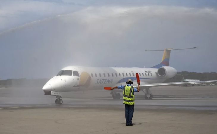 ¿Por qué Satena está suspendiendo los vuelos a Venezuela?