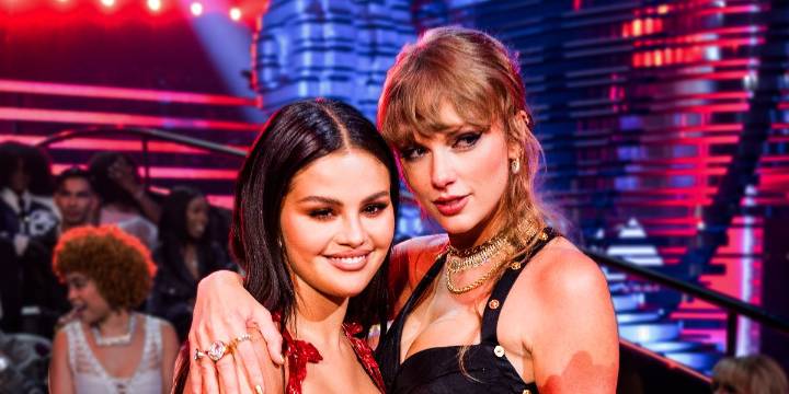 Taylor Swift and Selena Gomez Attend Chiefs vs. Texans Game Together