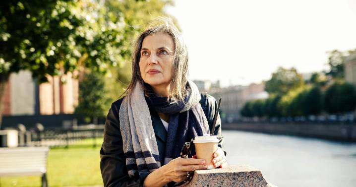 Las nueve señales que delatan que creciste en un hogar emocionalmente frío