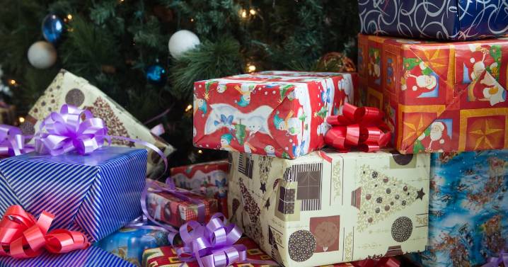 Holiday etiquette: Should you quit gifting if they don’t thank you?