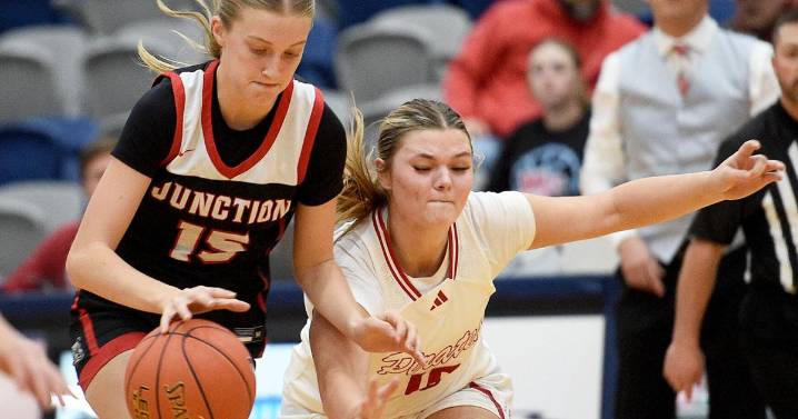 Cardinals advance to Lady Eagle Classic championship