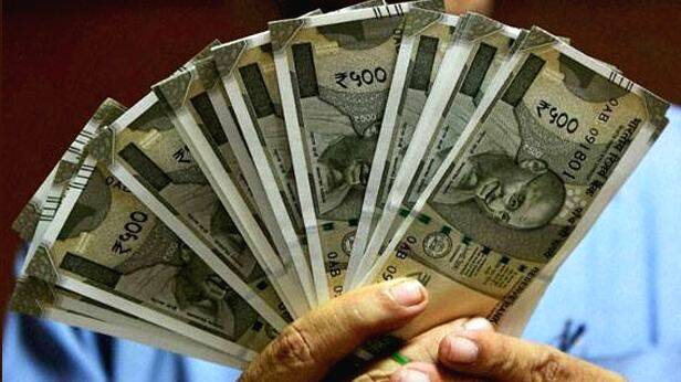 Employees who complete five years of service are eligible for gratuity: SC