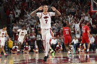 Arkansas basketball hands No. 6 Louisville first loss