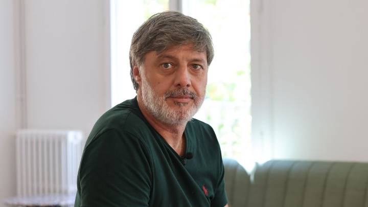 Andrés Barba: la política de hoy en el cuerpo de un conejo