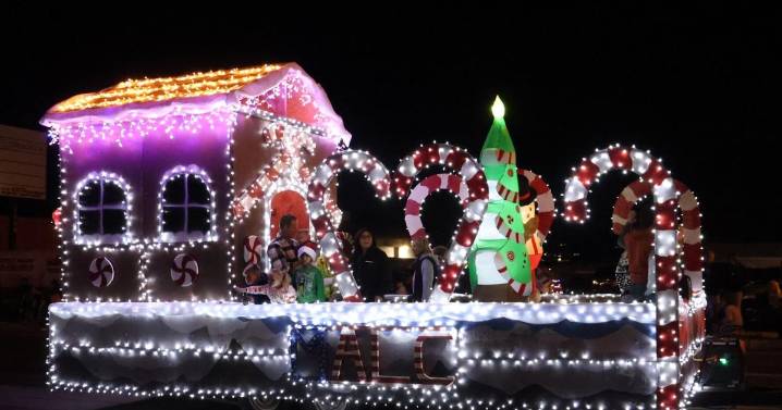 Spirit of Christmas: See photos of Bullhead City's 2025 Boombox Parade