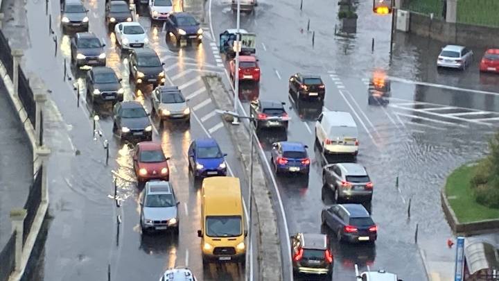 «A 90 kilómetros por hora y con lluvia un coche necesita más de 30 metros para frenar»