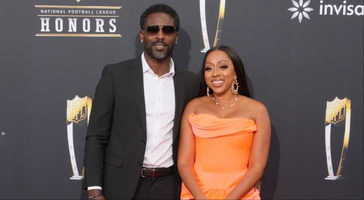 Michael Vick’s Wife Can’t Hold Her Reaction As Steve Sarkisian’s Wife Drops Stylish Photo With Stars