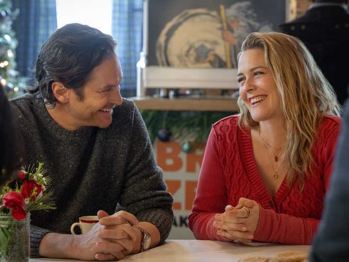 This year's Netflix holiday movies ranked from worst to best