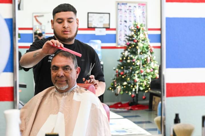 Free holiday haircuts at Ontario barber college spread cheer