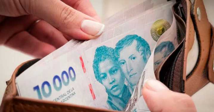 Trabajador pobre: el 72% de los empleados argentinos cobra menos de $1 millón