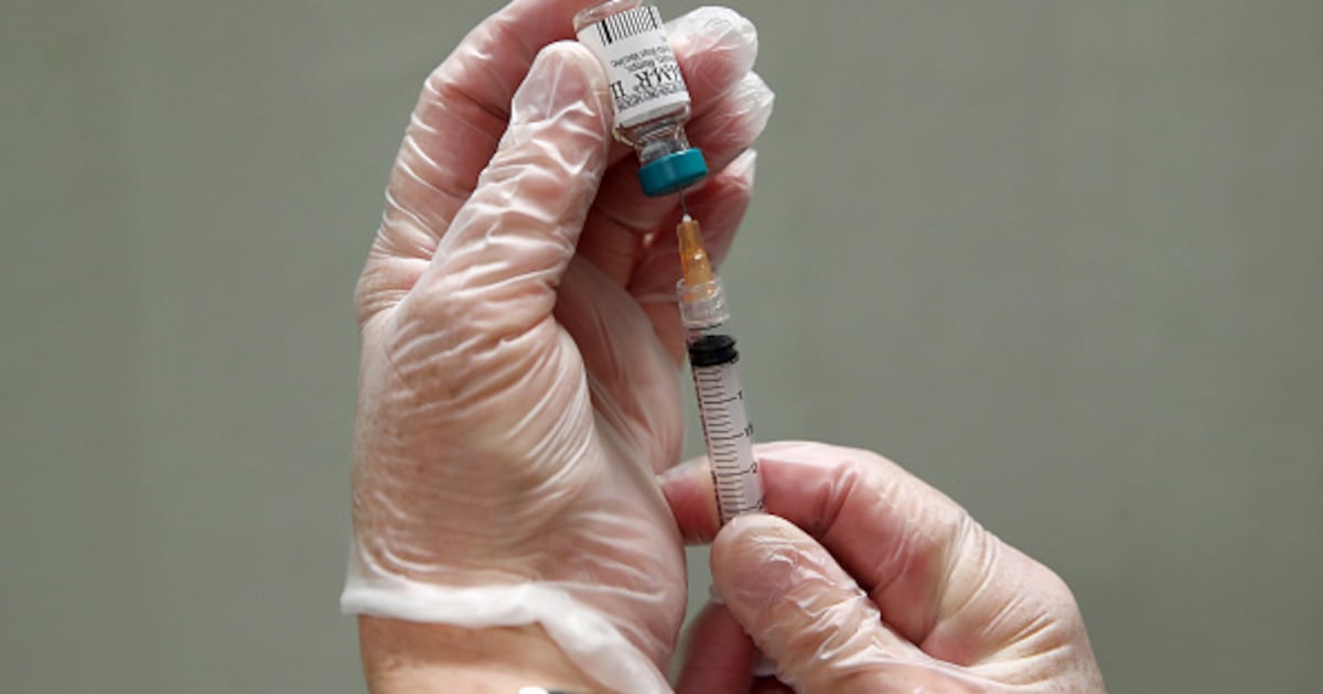 Investigadores ensayan reducir dosis de medicamentos a pacientes con VIH