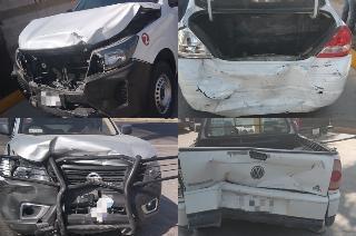 Cadena de impactos deja daños materiales frente a gasolinera en Trojes de Alonso