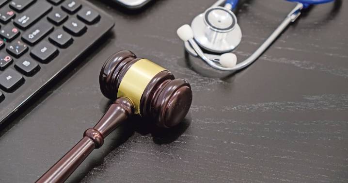 Cientos de profesionales buscan evitar firma del Proyecto del Senado 504