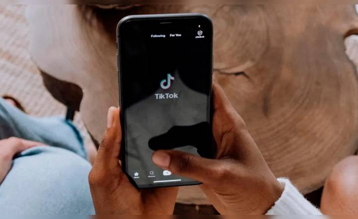 Estudio revela que usar menos Instagram y TikTok reduce los niveles de ansiedad y depresión en más del 15%