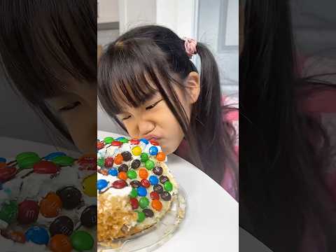 I ruined her cake 🎂🥴 LeoNata family #shorts