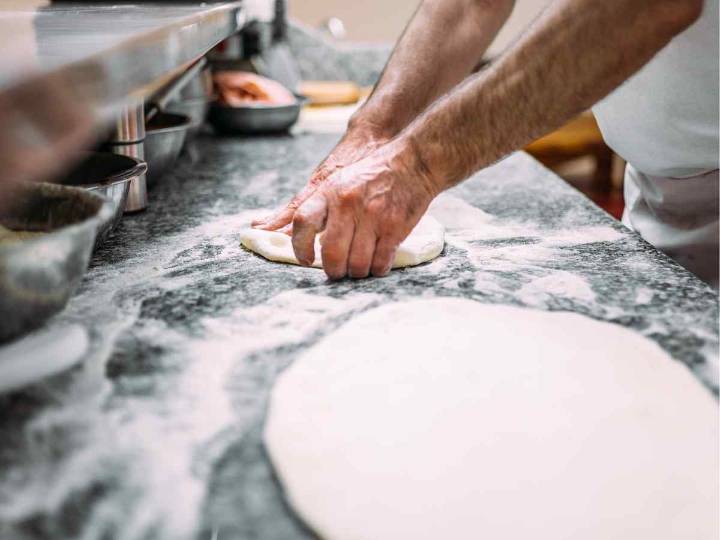 ¿Cómo se hace la masa para pizza? Sirve para calzone y empanadas