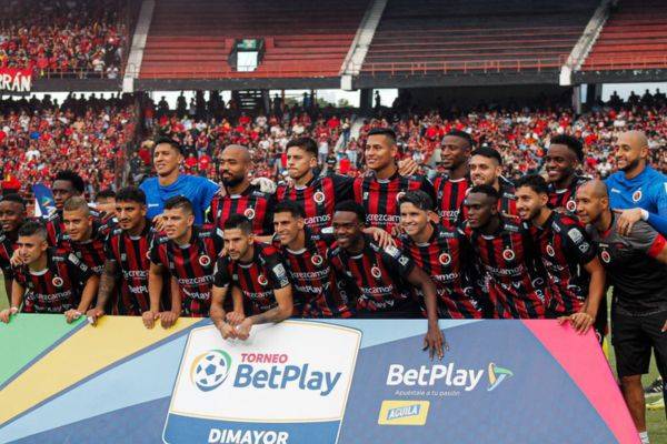 Cúcuta regresa a la primera división tras dramática definición desde el punto penal