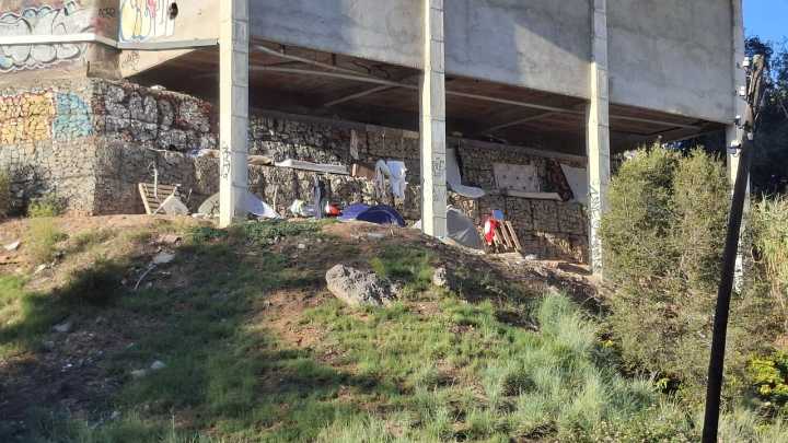 "Los vecinos tienen miedo": Exigen desalojar un asentamiento de Barcelona ante la tensión vecinal