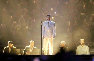 Detienen a 22 personas por reventa durante concierto de Bad Bunny en CDMX