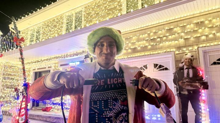 New York home transforms into Griswold ‘Christmas Vacation’ house