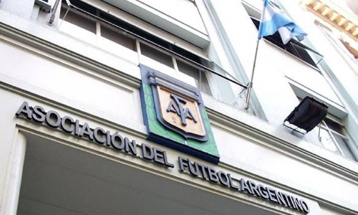 El gobierno denunció a la AFA por presunta apropiación indebida de tributos
