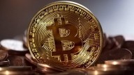 Bitcoin arranca diciembre con tropiezos; reduce su valor en más de 7 por ciento
