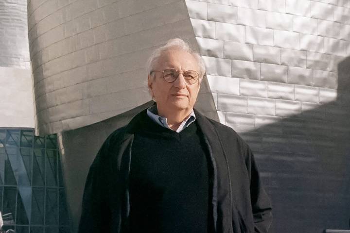 Frank Gehry, who stretched architecture’s boundaries, dies at 96