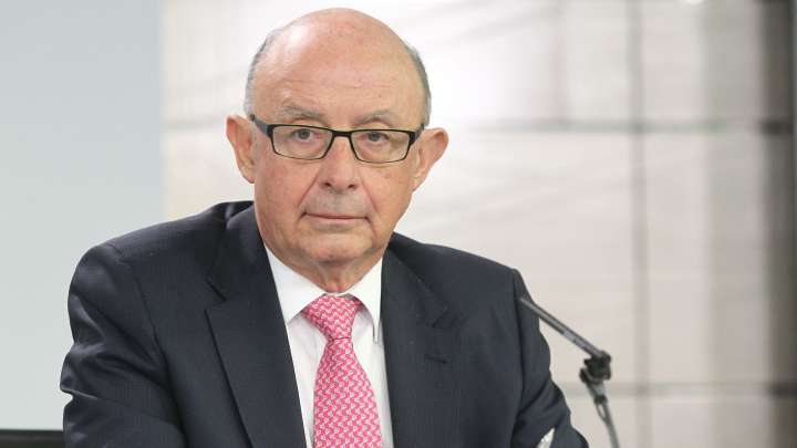 Anticorrupción niega que la investigación a Montoro tenga un "cariz político" y asegura que los hechos revelan "corrupción"