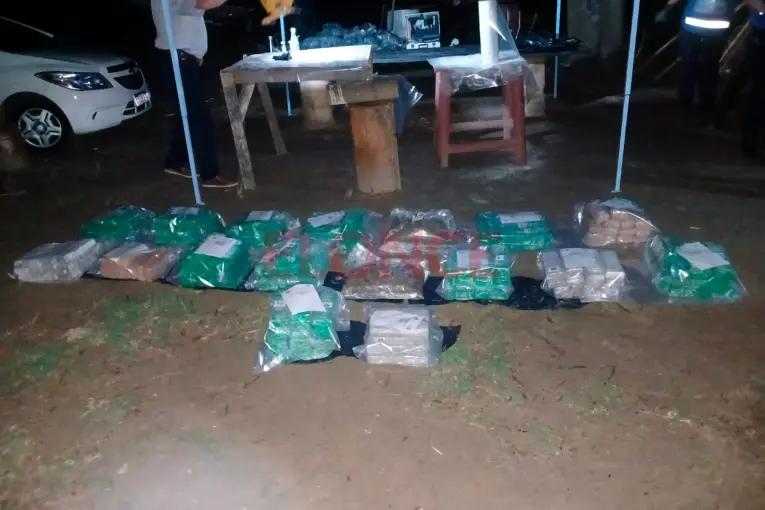 Bultos hallados en la zona costera de Paraná: precisaron que contenían más de 135 kilos de marihuana