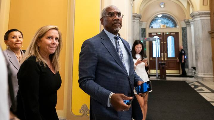 Russia sanctions bill hits Democratic roadblock in House