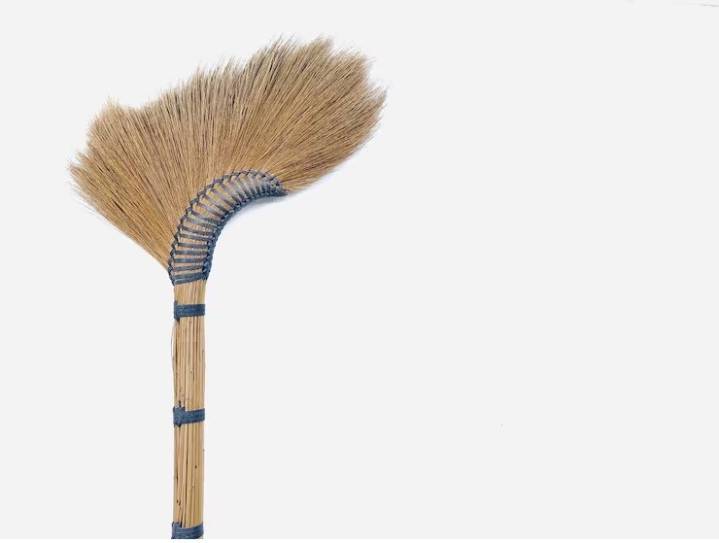 Vastu Tips on Broom Usage: Common Mistakes That May Lead to Financial Loss, Experts Warn