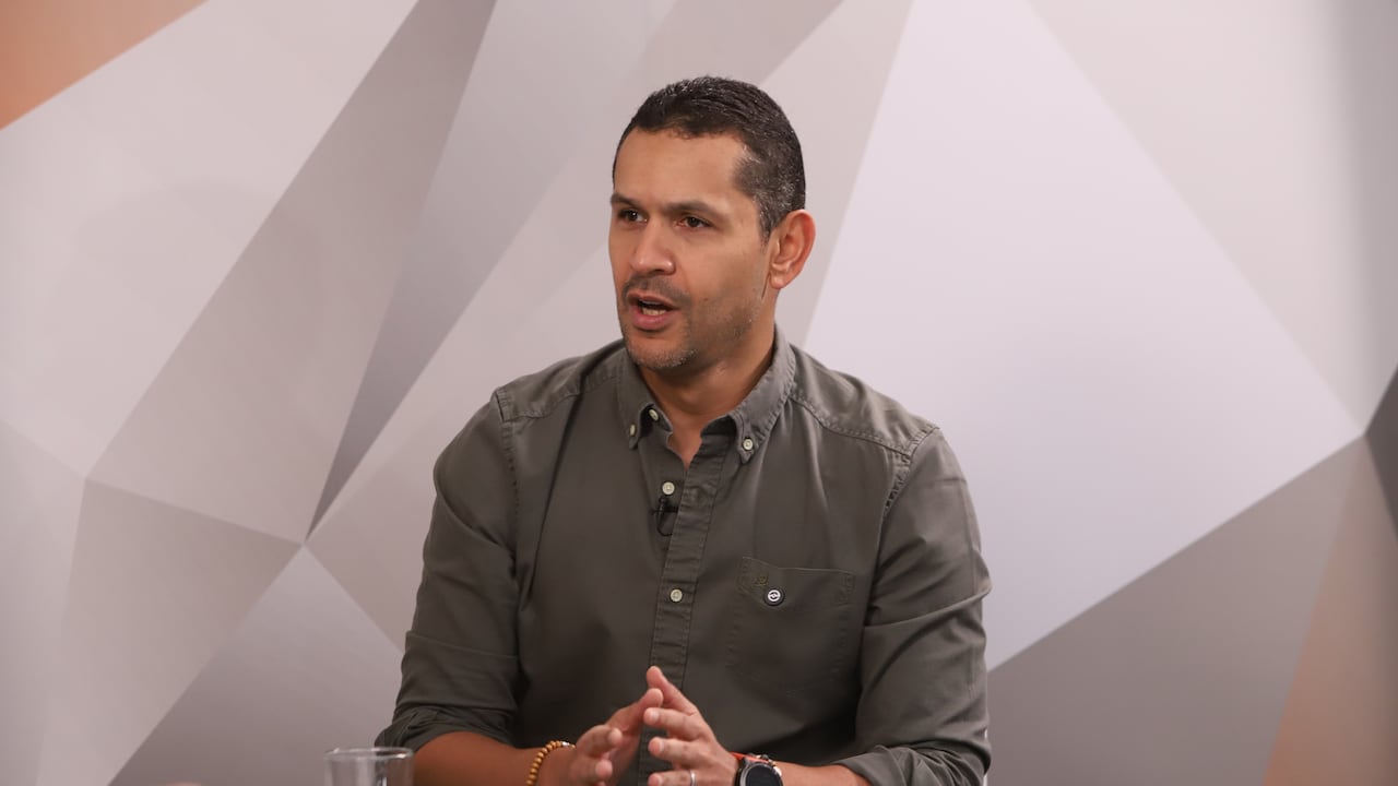 Partido Liberal le ofrece su aval a Daniel Palacios para las elecciones del 2026