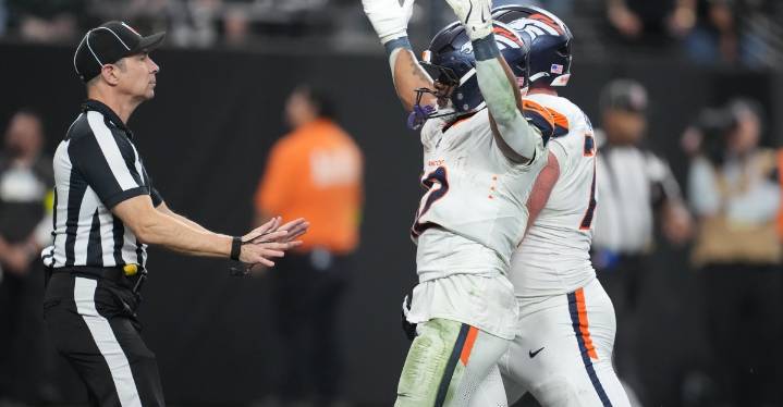 Instant reaction: Broncos hold off Raiders to earn eleventh victory
