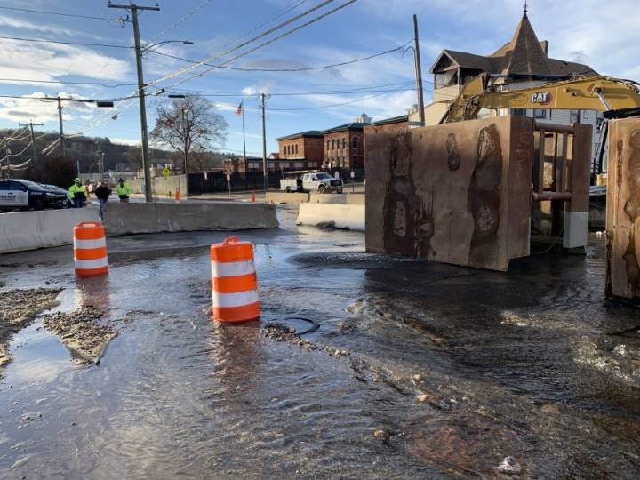 Water main break leaves Waterbury residents without water, neighboring towns also affected