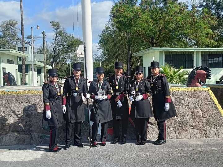 Triunfo de la escolta del ITACE Reynosa en competencia destaca disciplina cívico militar