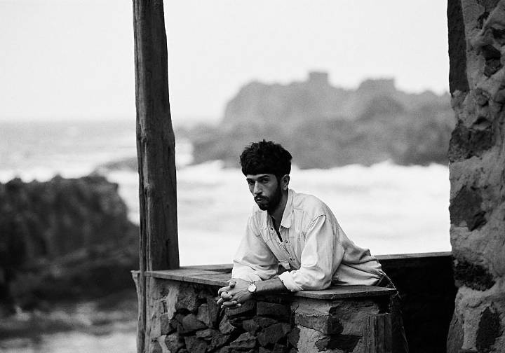 Bejo se despoja de sus gafas y abraza sus miedos en su nuevo trabajo 'El Interiorista'